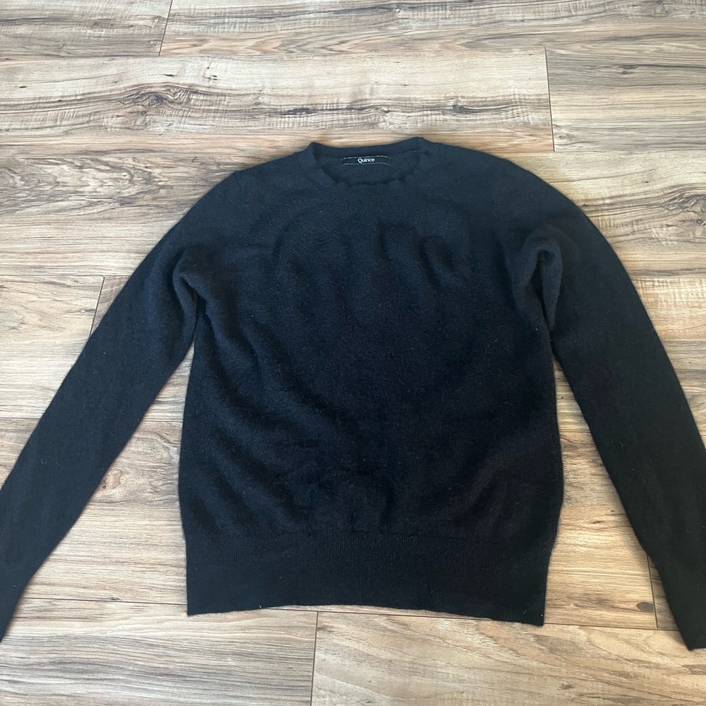 Quince Mongolian Cashmere Crewneck Sweater in Black XS